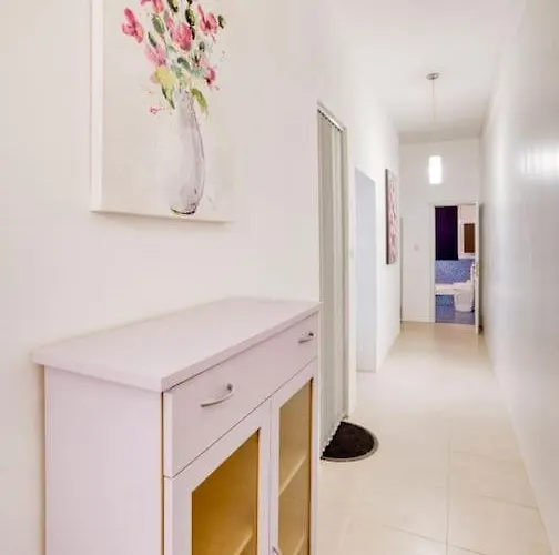 Bright & Airy St. Julian's Flat Apartamento