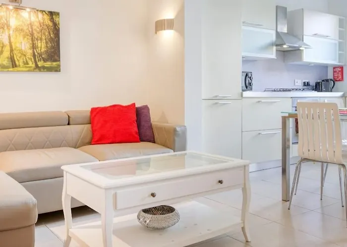 Bright & Airy St. Julian's Flat Apartamento