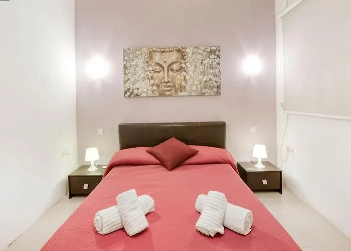 Bright & Airy St. Julian's Flat *